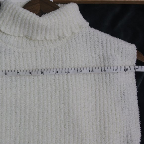 Sleeveless High Collar Ecru Chenille Top. - Picture 6 of 7